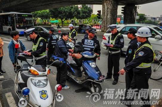 2025年电动车夜查行动新趋势：严管重罚下的规范出行时代